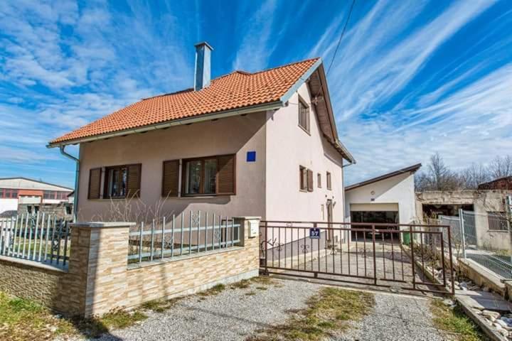 Kuca Za Odmor Sunny Lika Vila Gospić Exterior foto